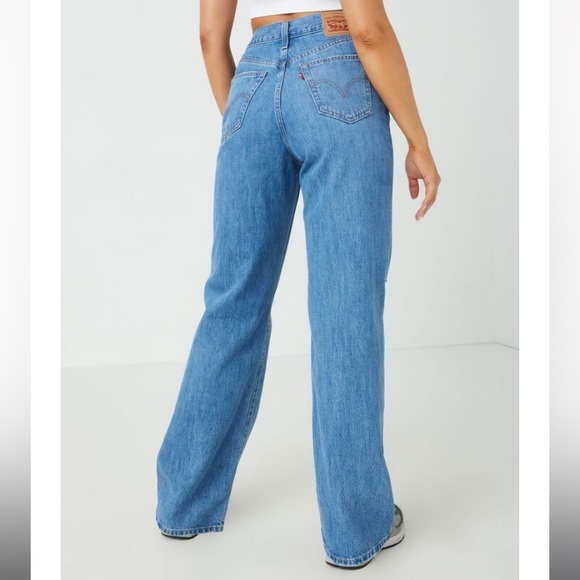 💙NWT: LEVI'S - High Waisted Straight Ripped Jean - Size 31 - Picture 2 of 14